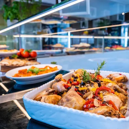 Hotiday Aparthotel 3*